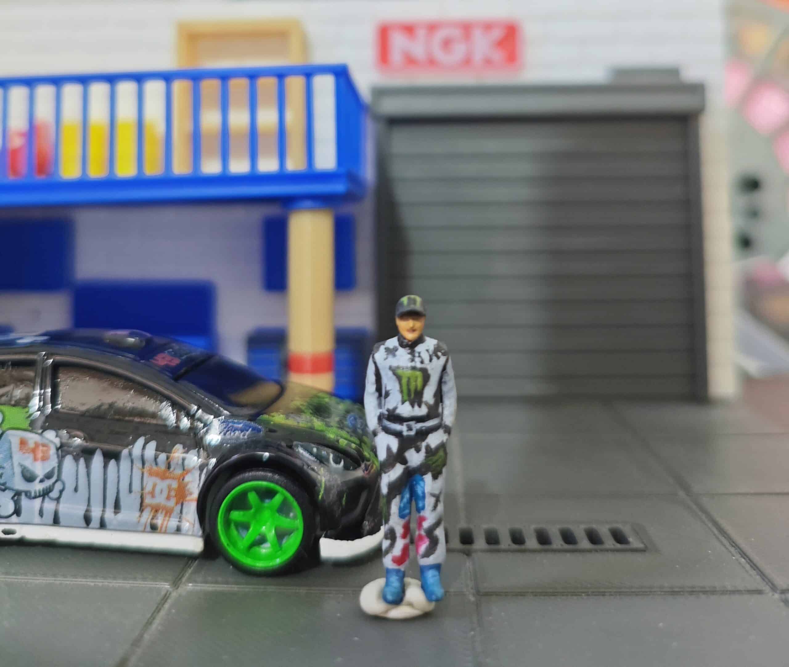 Figura de Resina "Ken" (Escala 1/64) – Pintada a Mano para Dioramas (Hot Wheels,Matchbox, Mini GT...)