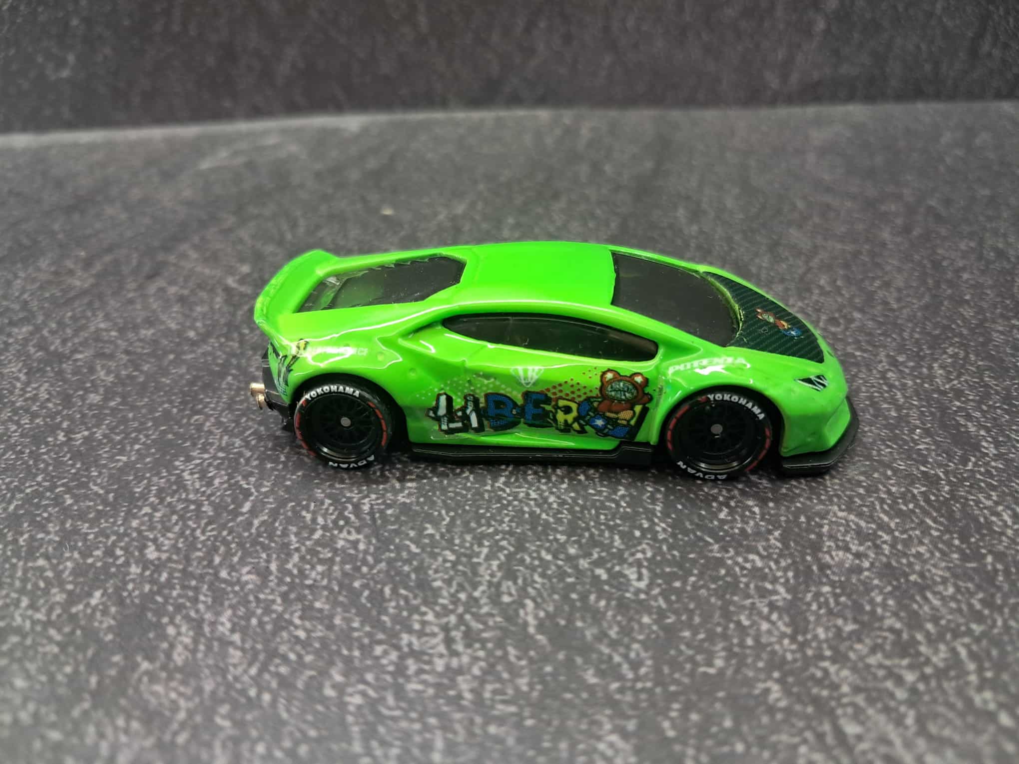 Decals "LIBERTY-WIDE" en Tinta Blanca: La Estética Extrema para tu Lamborghini Huracán LBWK Hot Wheels - Imagen 2