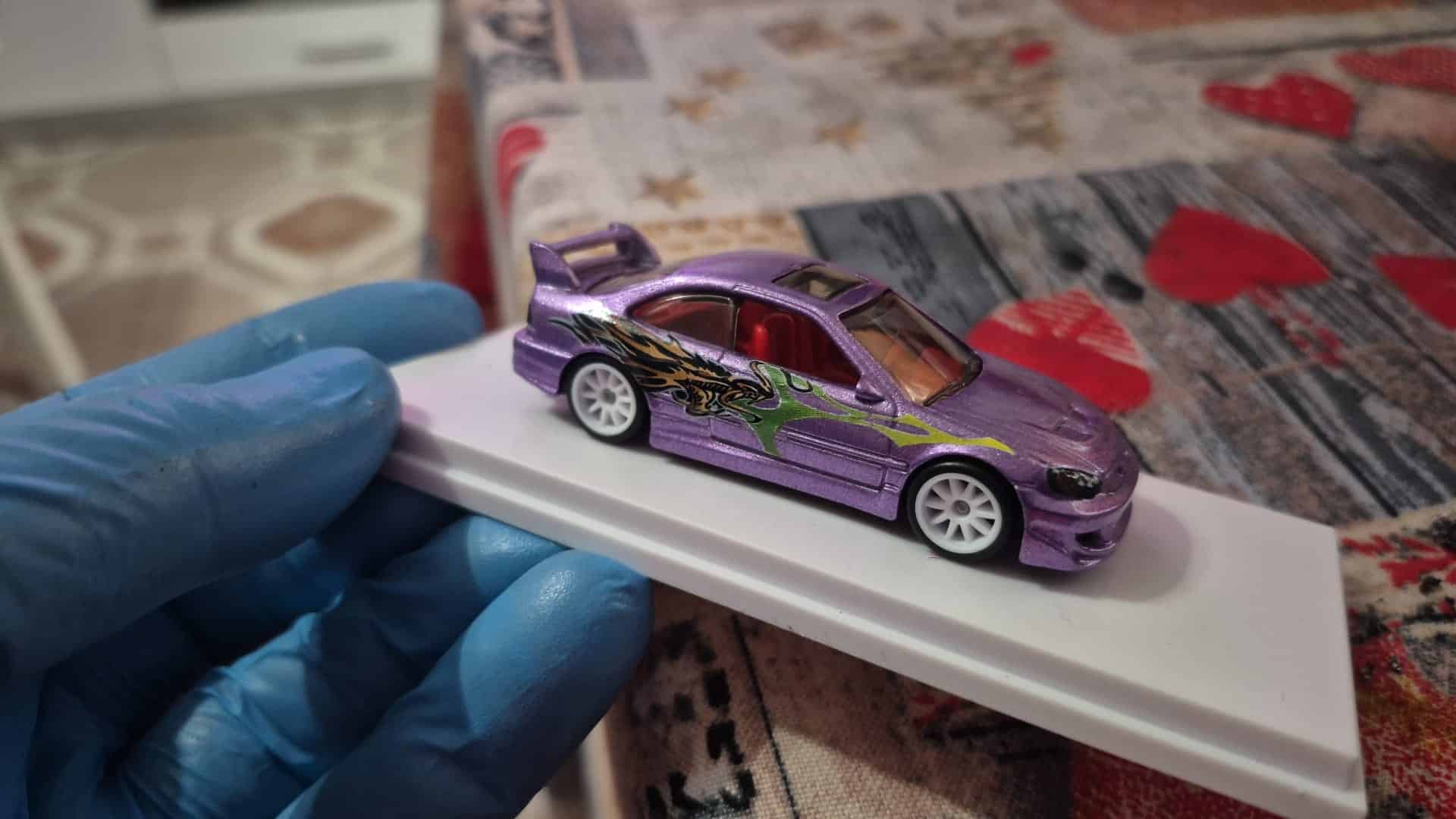 Decals "UNDER-GROUND" en Tinta Blanca: La Estética Oscura para tu Honda Civic Si Hot Wheels - Imagen 2