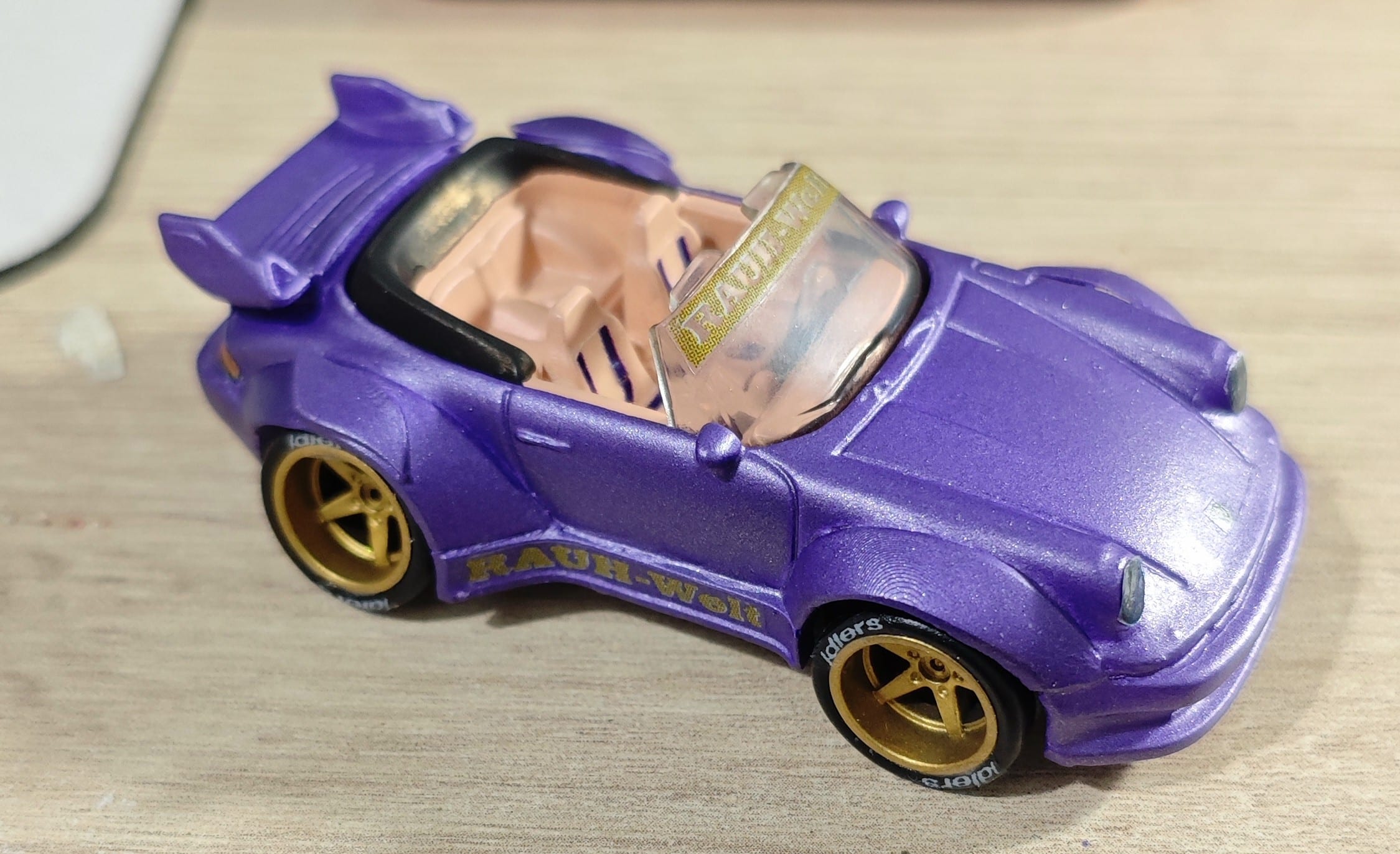 Decals Livery RWB y Faros con Tinta Blanca Real: Porsche 964 (Hot Wheels 1:64) - Imagen 2