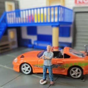 ¡Leyenda de la Velocidad! Figura de Resina 1/64: Bryan – Pintada a Mano (Hot Wheels, Matchbox, Mini GT...)