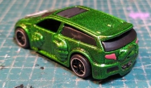 Kit de Mejora "TOKYO DRIFT EDITION": Puños y Pie de Resina para tu VW Touran Hot Wheels - Imagen 2